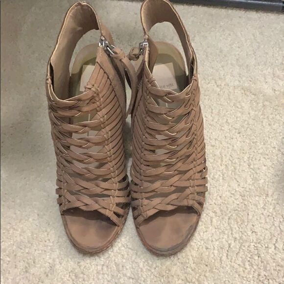 Dolce Vita Tan Wedge Size 7! - Picture 1 of 6